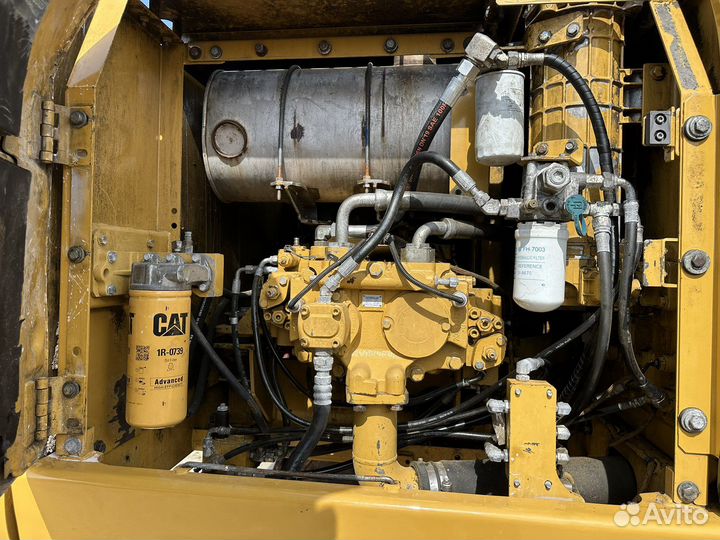 Гусеничный экскаватор CAT 320D L, 2012