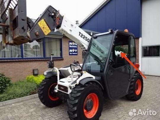 Стекло дверное на Bobcat T2250