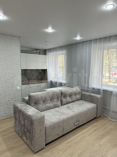 2-к. квартира, 43 м², 1/4 эт.