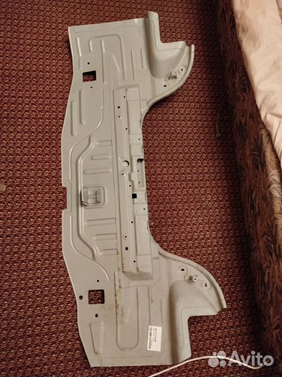 Задняя облицовка машины