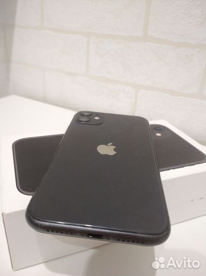 iPhone 11, 64 ГБ