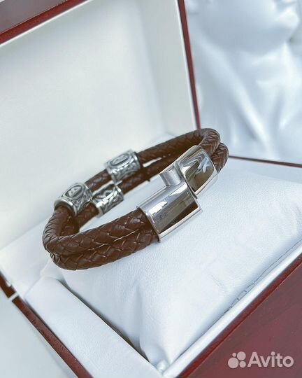 Кожаный браслет с рунической формулой