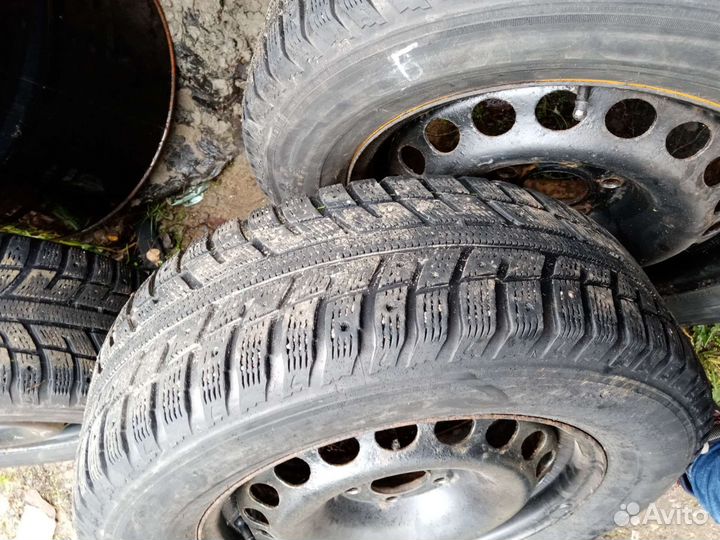 Hankook Winter I'Pike 215/65 R16