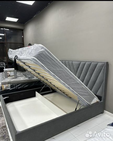 Кровать двухспальная