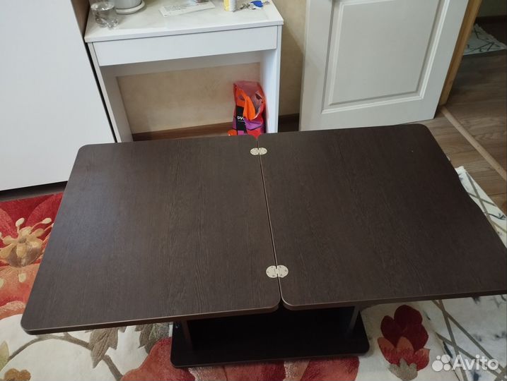 Журнальный столик на колесах бу