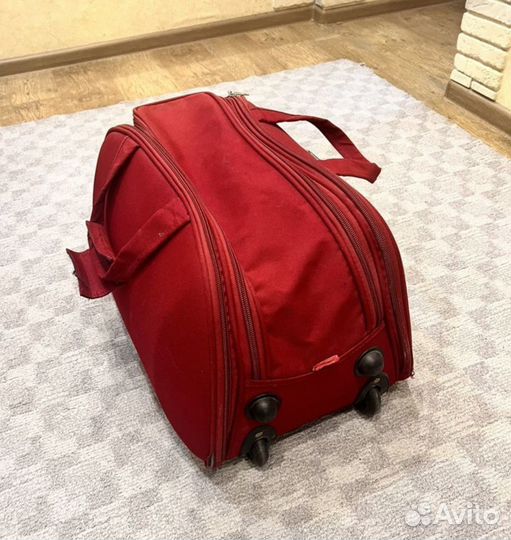 Чемодан на колесах