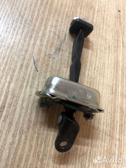 Ограничитель двери задний правый Ssangyong Actyon