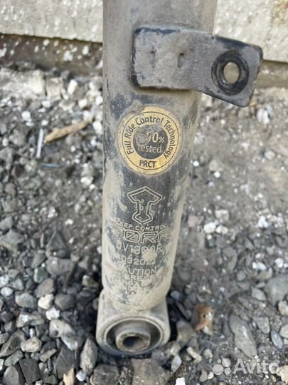 Амортизатор передний правый Lexus GS300 s190