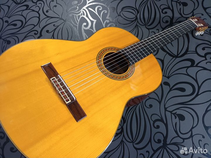 Yamaha CG-151S классическая гитара (массив ель)