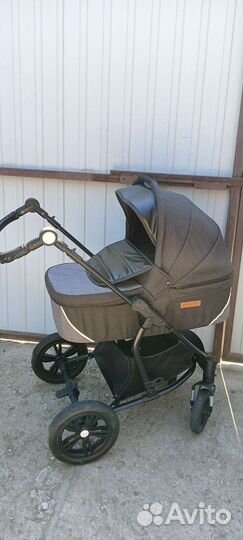 Коляска 2 в 1 как новая в пользовании семь месяцев