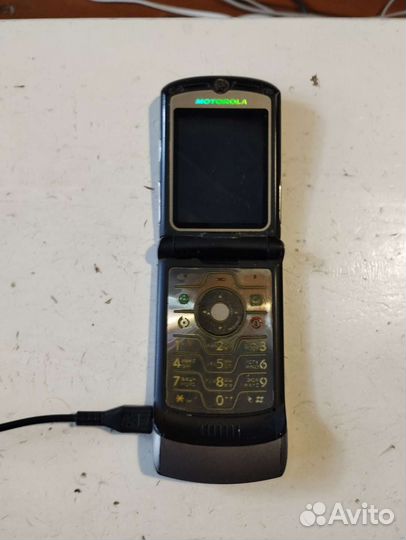 Телефон Motorola razr V3i