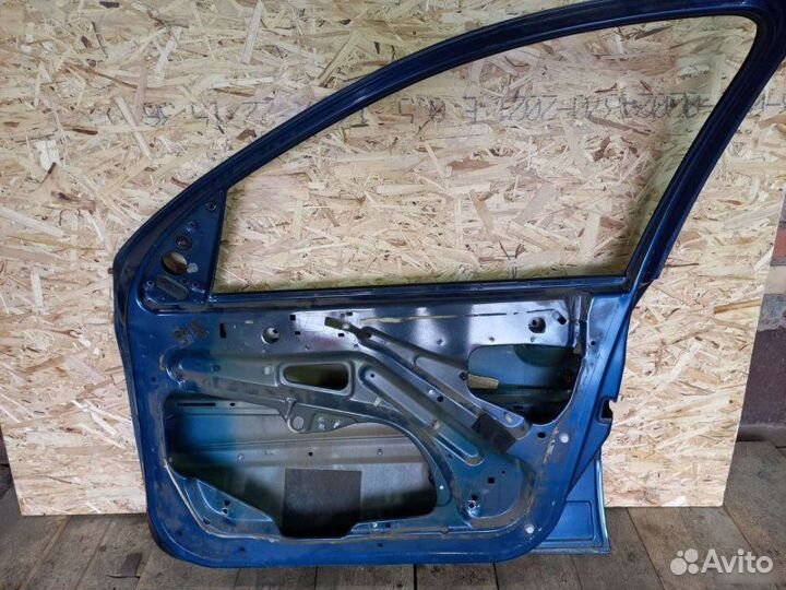 Дверь передняя правая Peugeot 206 хэтчбэк 1.4 KFW