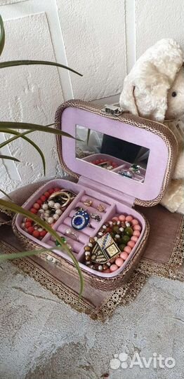 Бежевая шкатулка для украшений