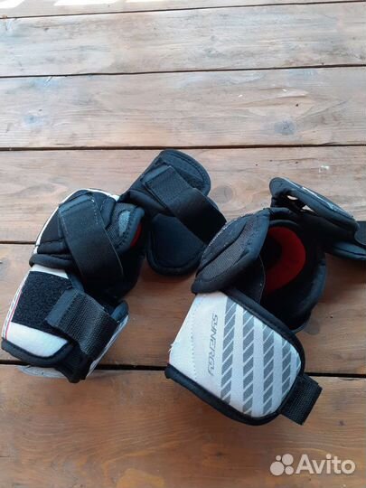 Продам детскую хоккейную форму