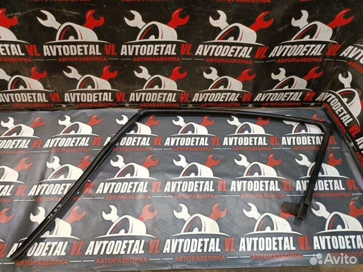 Уплотнительная резинка Toyota Wish Xe10 минивэн