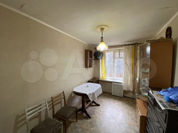 2-к. квартира, 56 м², 2/5 эт.