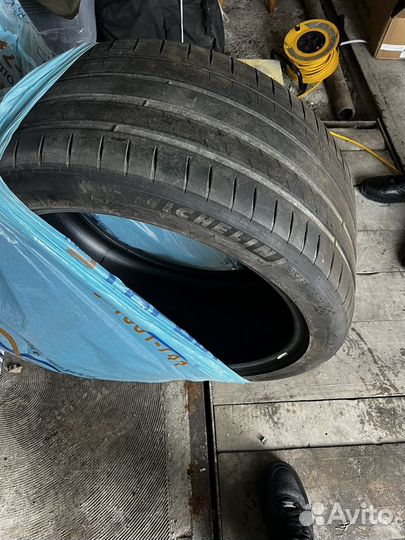 Michelin Pilot Sport 4 S 295/35 R21