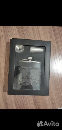 Новый набор фляжка с рюмками и воронкой