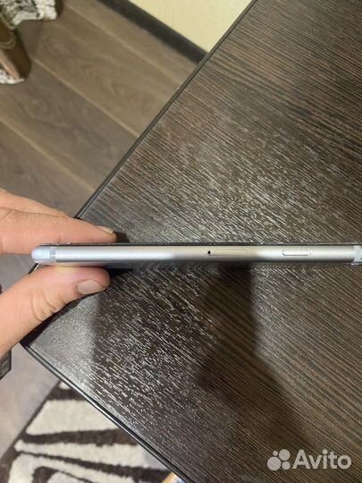 Телефон iPhone 6s