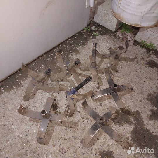Редуктор от мотоблока бу + 2 комплекта фрез