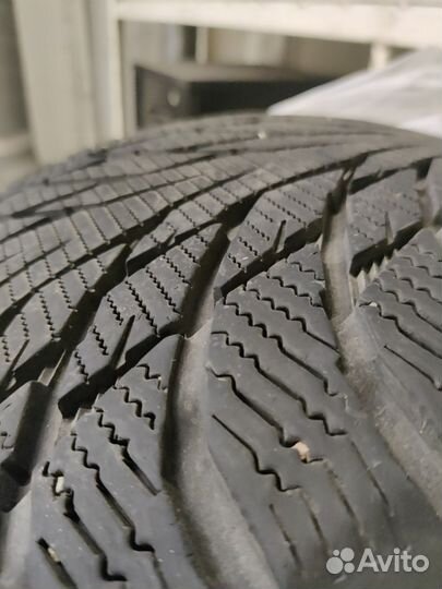 Nokian Tyres Hakkapeliitta R2 245/35 R19 93R