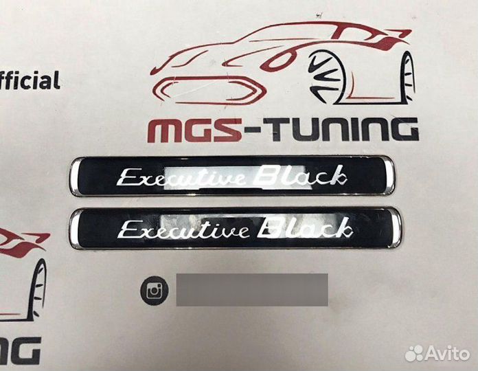 Шильдики Executive Black Toyota LC200