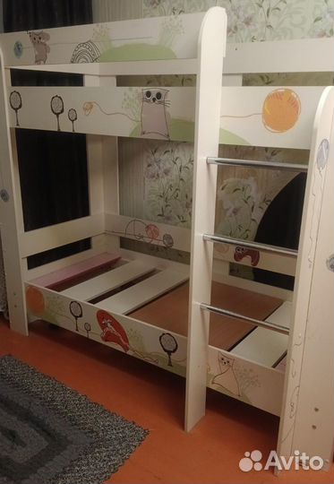 Двухъярусная кровать