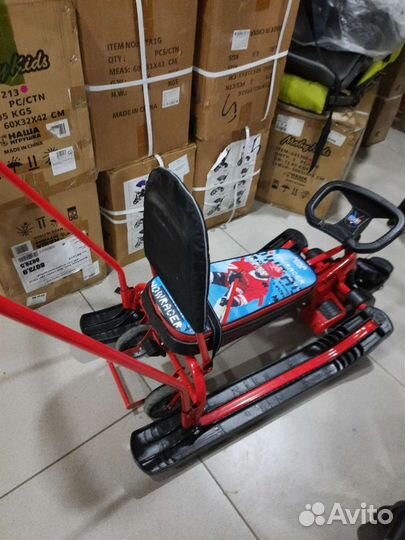 Снегокат со складной спинкой. новый доставка беспл
