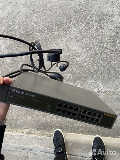 Неупровляемый коммутатор D -Link, DES-1016D