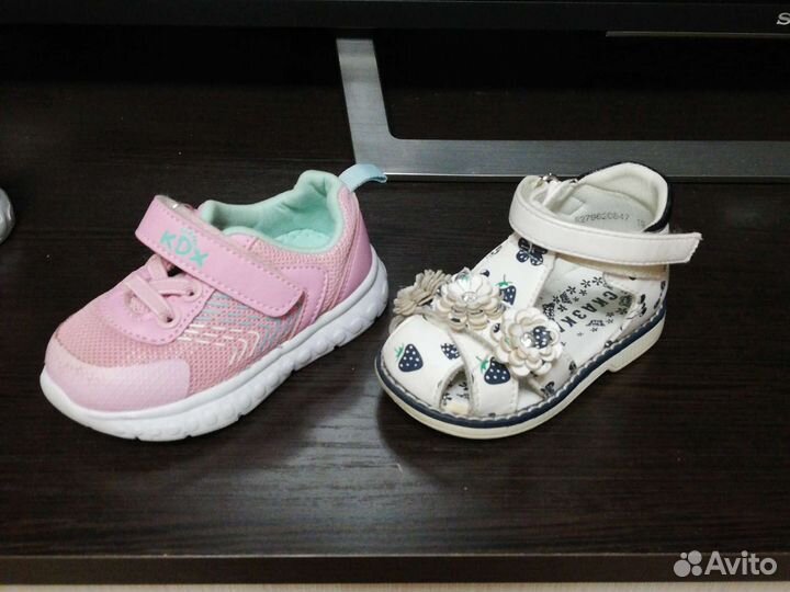Сандалии р. 19, кроссовки р. 20