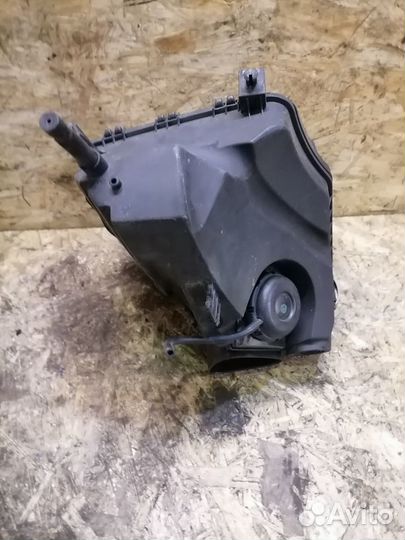 Корпус воздушного фильтра Audi Allroad C6 3.2