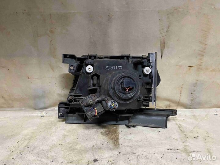 Фара правая Nissan Patrol