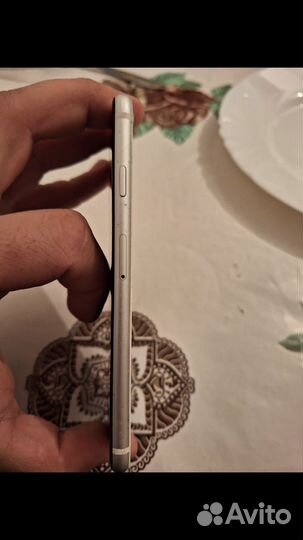 iPhone SE (2020), 64 ГБ