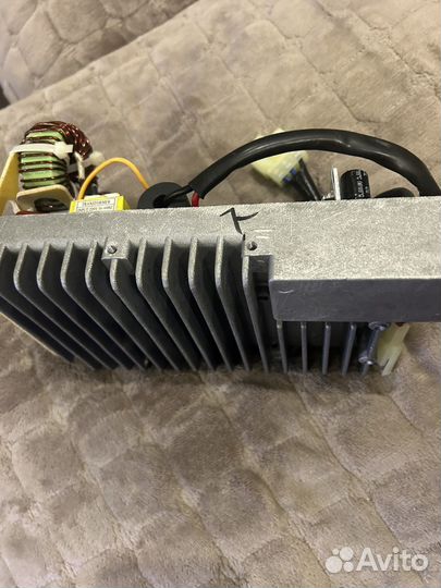 Энвекторный блок для бензогенератора