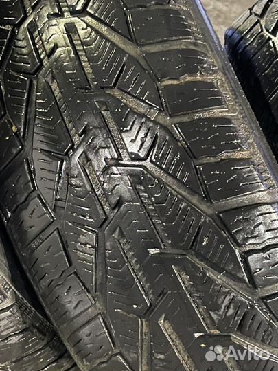 Tigar Winter 215/60 R16