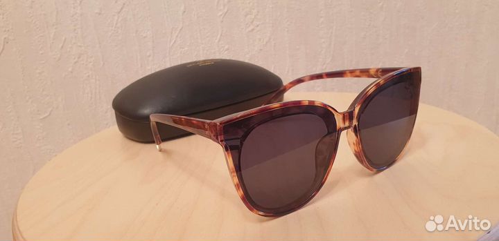 Солнцезащитные очки женские