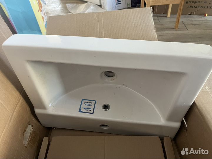 Раковина с пьедесталом и смесителем