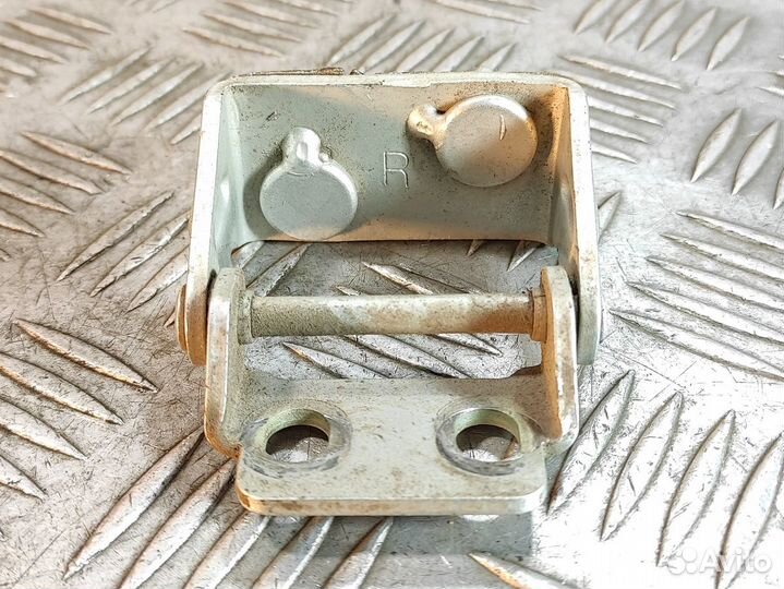 Петля багажника правая Byd F3 2006-2013