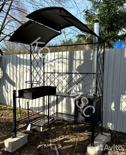 Мангал с крышей