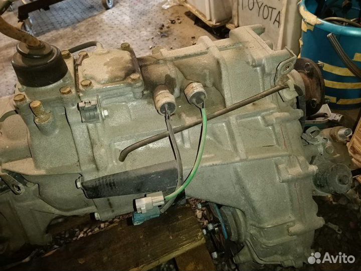 Раздаточная коробка Toyota Sequoia UCK45 2UZ-FE