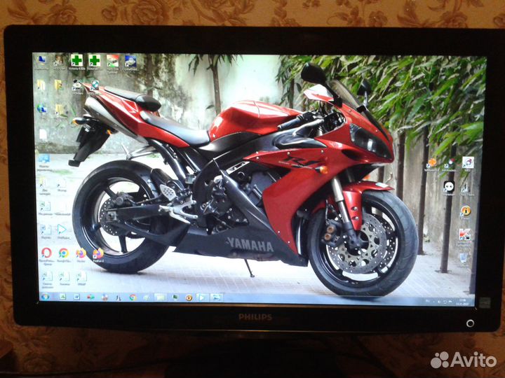 22 дюйма DVI вход 1920 x 1080 Philips