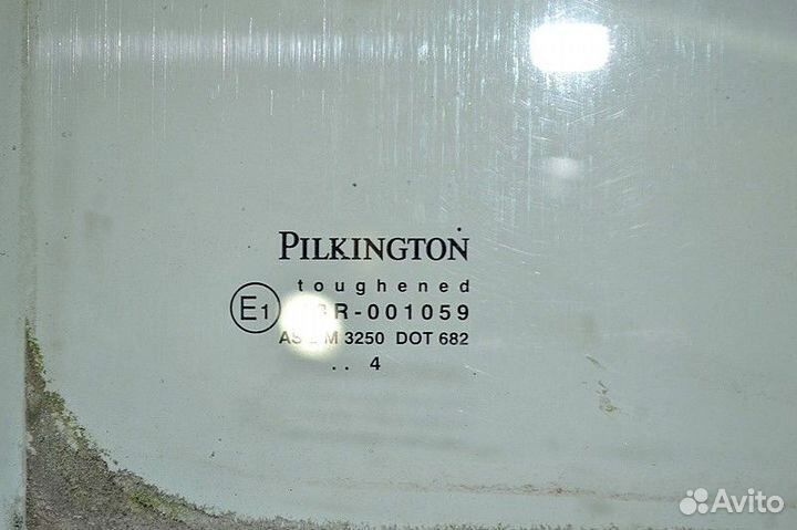 Стекло двери, правое MAN TGA 18.480 (01.00)