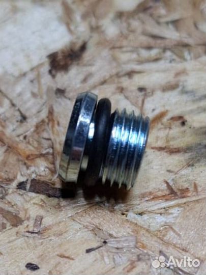 705501885 Сливная пробка редуктора BRP