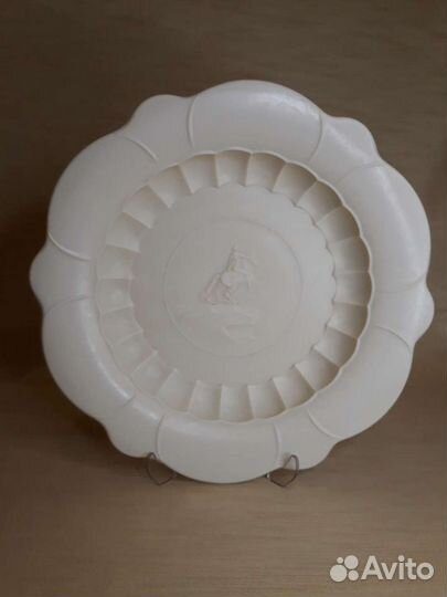Тарелка колкий пластик / карболит