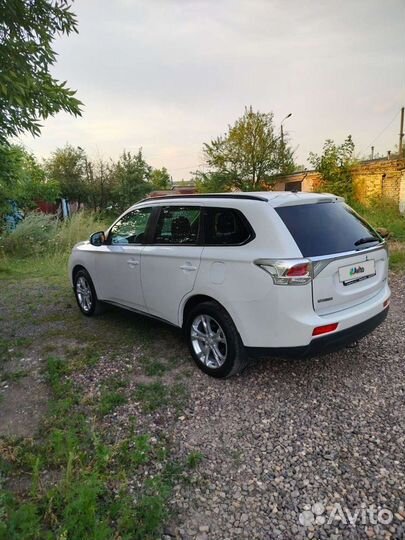Mitsubishi Outlander 2.4 CVT, 2013, 136 200 км