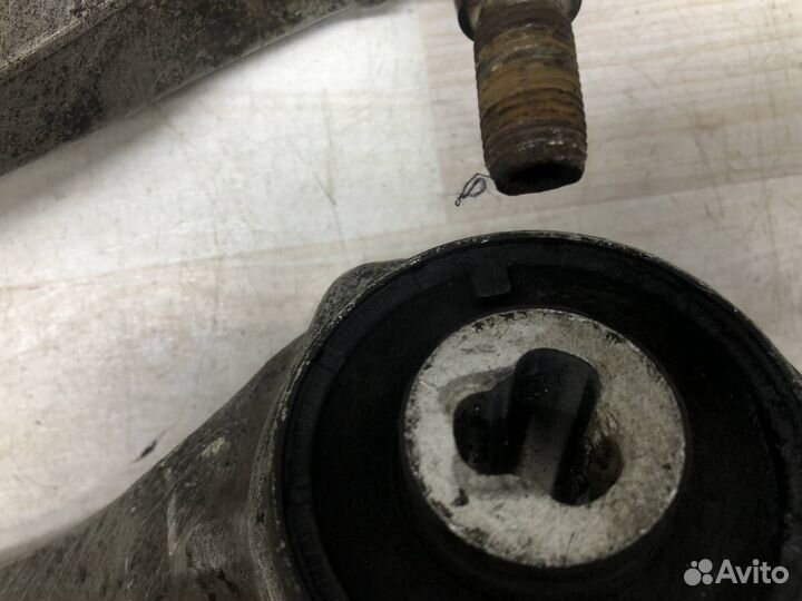 Передний рычаг Mercedes W212