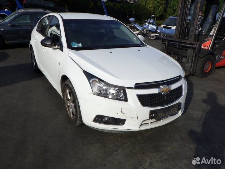 Крюк буксировочный Chevrolet Cruze F16D4 2012