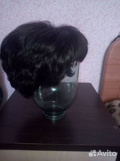 Продам три женских парика