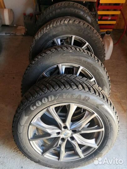 Литые диски на зимних шинах 5x108
