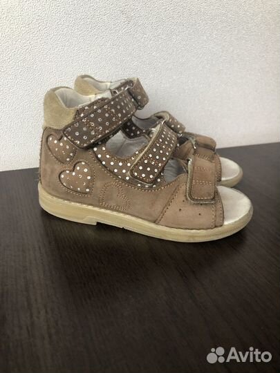 Сандалии для девочки